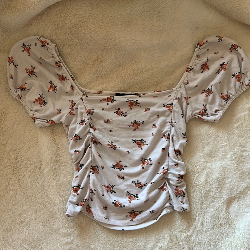Forever21 ruched floral top
